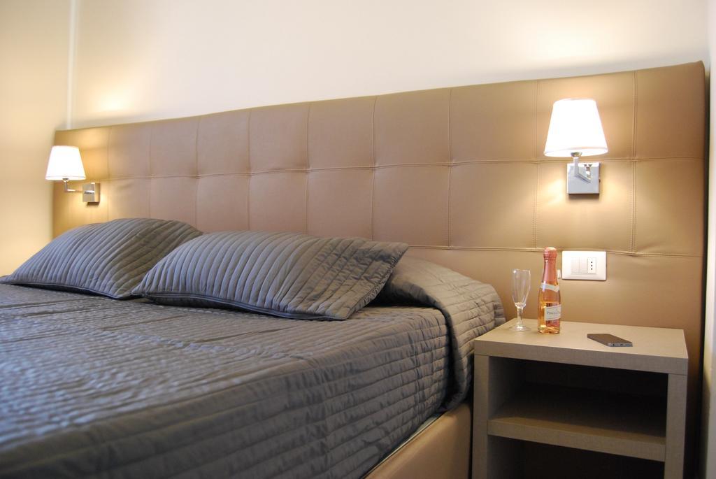 Residenze Al Colle Dei Pini Aparthotel Riccione Quarto foto